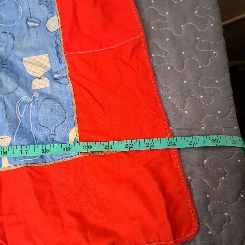 Red and blue half apron - Picture 2 of 4